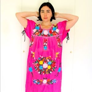 70’s Mexican dress embroidered with puff sleeves.